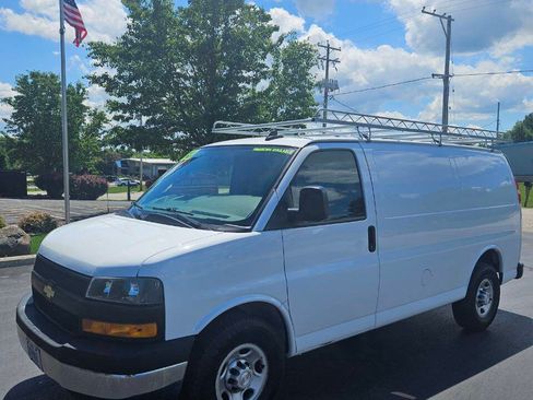 Used 2018 Chevrolet Express 3500 w/ Driver Convenience Package RWD image 1