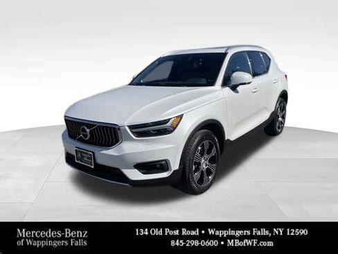 Used 2022 Volvo XC40 T5 Inscription w/ Climate Package image 1