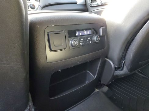 Used 2015 GMC Yukon SLT image 31