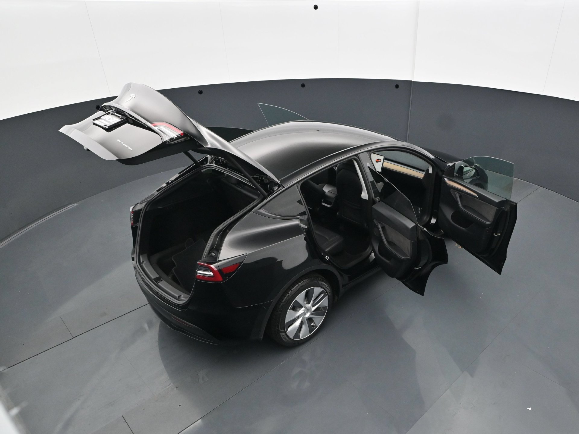 Used 2023 Tesla Model Y Long Range AWD/4WD image 42