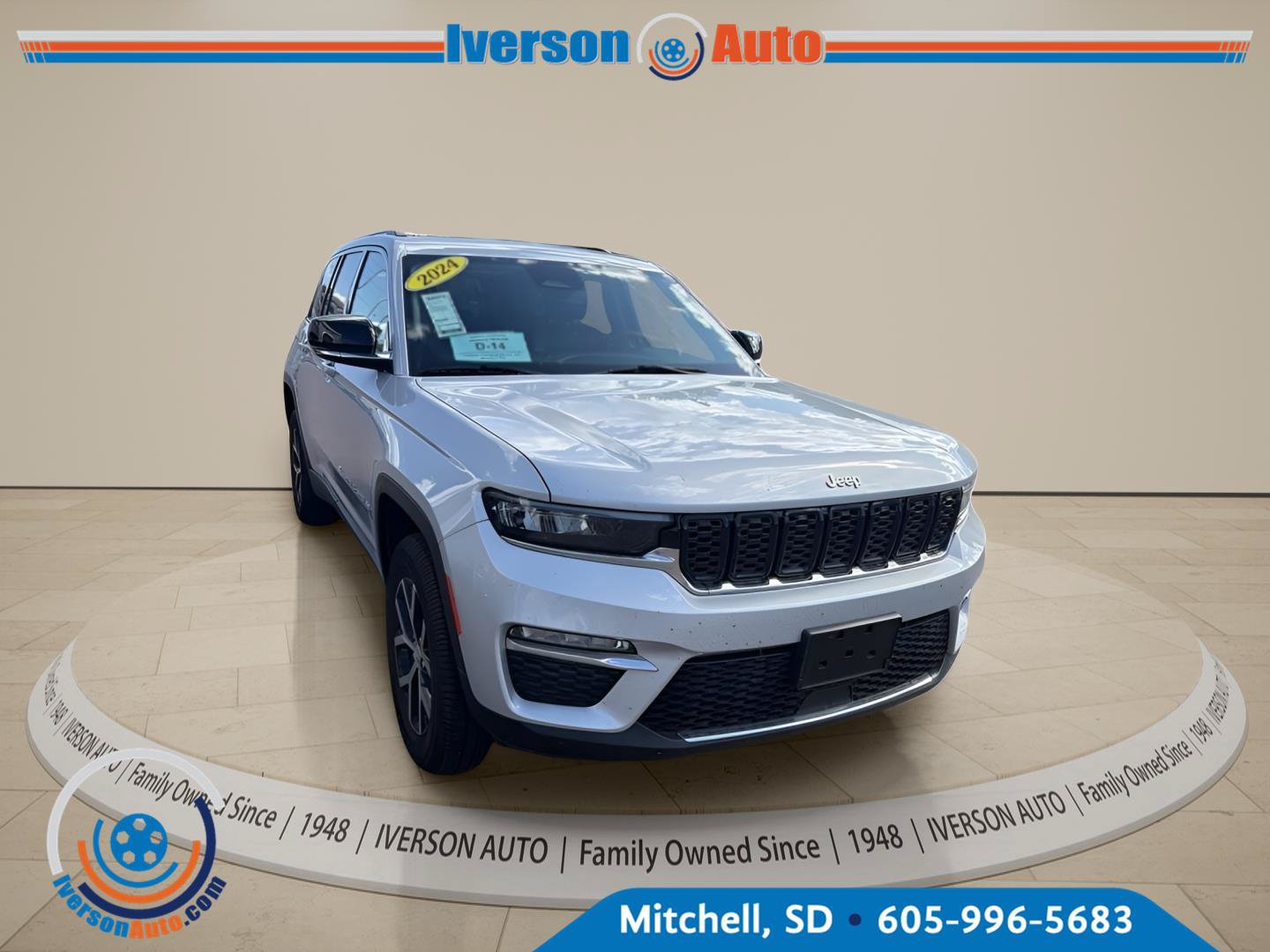 Used 2024 Jeep Grand Cherokee Limited AWD/4WD image 5