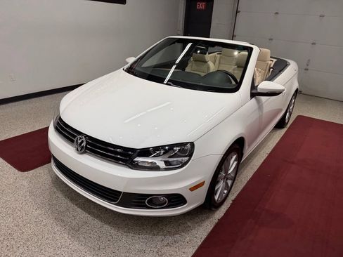 Used 2013 Volkswagen Eos Komfort FWD image 4