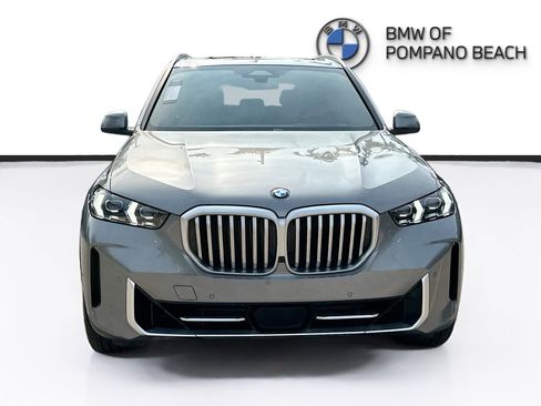 Used 2024 BMW X5 xDrive40i w/ Premium Package AWD/4WD image 2