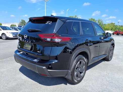 Certified 2025 Nissan Rogue SV image 15