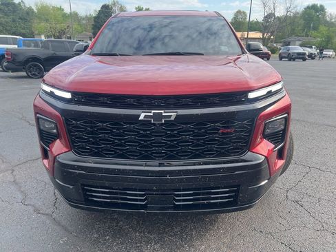 Used 2024 Chevrolet Traverse RS image 7