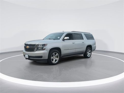 Used 2016 Chevrolet Suburban LT image 8