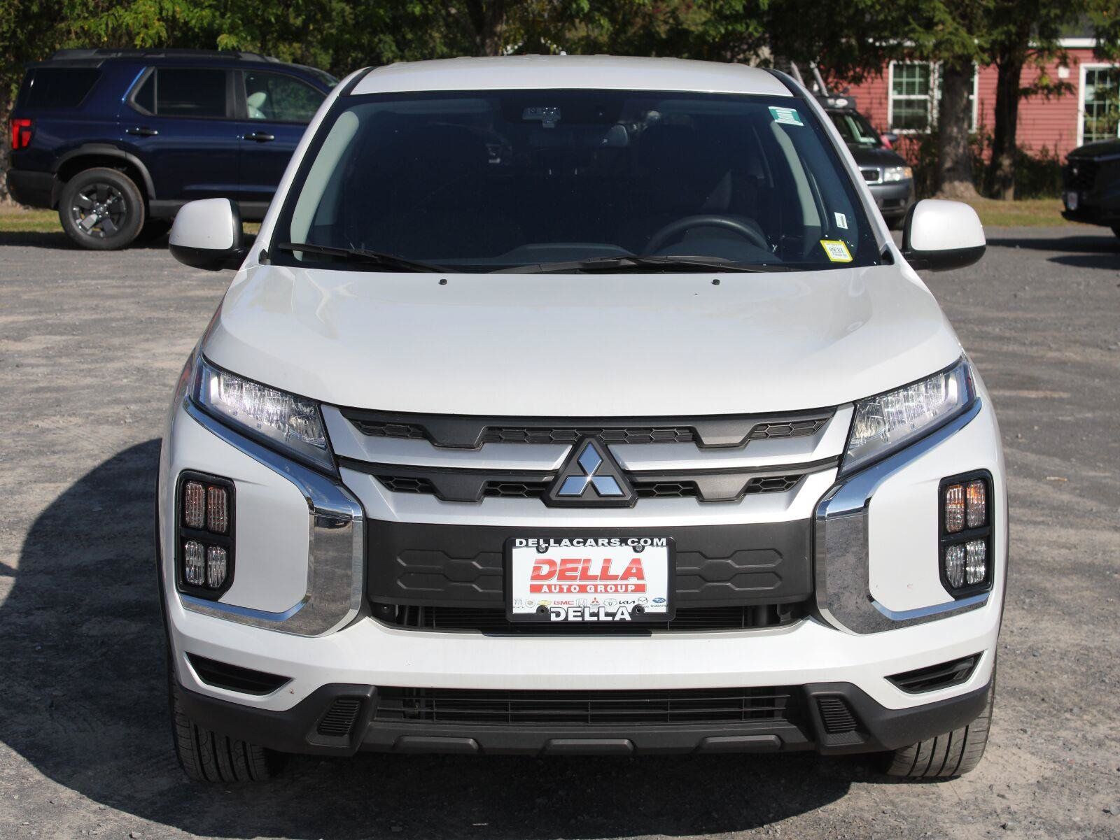 Used 2025 Mitsubishi Outlander Sport ES AWD/4WD image 2