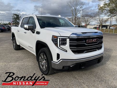 Used 2025 GMC Sierra 1500 SLT image 1