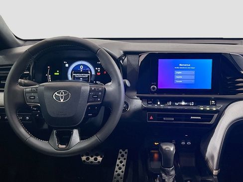 Used 2025 Toyota Camry SE w/ Convenience Package FWD image 18