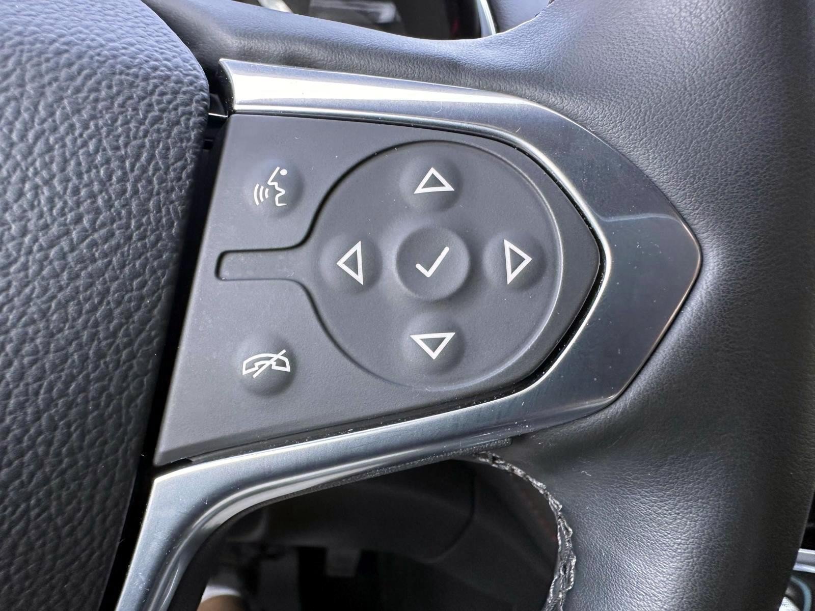 Used 2023 Chevrolet Traverse RS AWD/4WD image 17