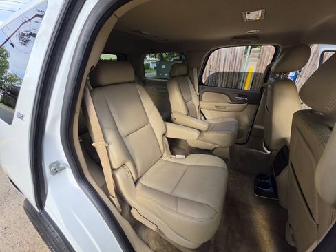 Used 2010 Chevrolet Tahoe LTZ AWD/4WD image 11