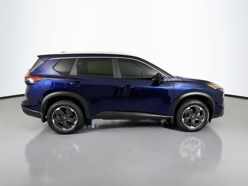 Used 2024 Nissan Rogue SV w/ SV Premium Package AWD/4WD image 4