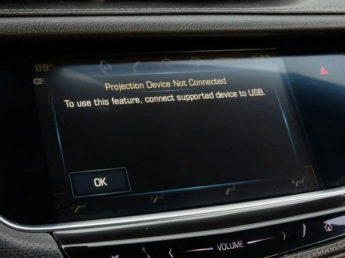 Used 2018 Cadillac XT5 FWD image 35