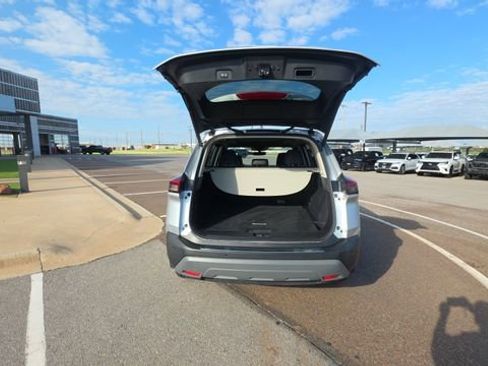 Used 2023 Nissan Rogue SV w/ SV Premium B Package FWD image 27