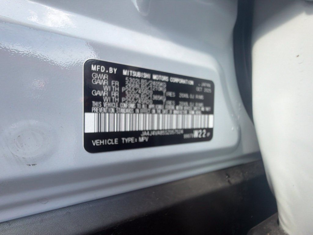 Used 2025 Mitsubishi Outlander SE AWD/4WD image 4
