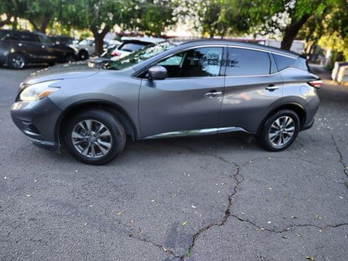 Used 2017 Nissan Murano S image 2