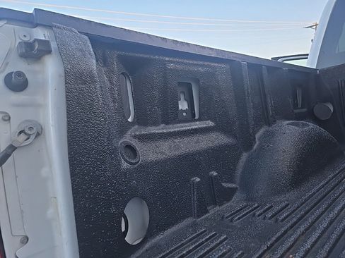 Used 2015 Ford F150 XLT image 24