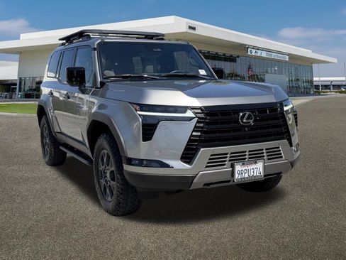 Used 2024 Lexus GX 550 AWD/4WD image 2