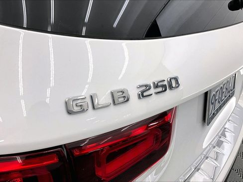 Certified 2023 Mercedes-Benz GLB 250 4MATIC image 32