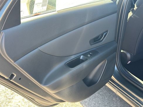 Certified 2025 Hyundai Elantra Sport FWD image 21