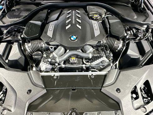 Used 2020 BMW M550i xDrive image 40