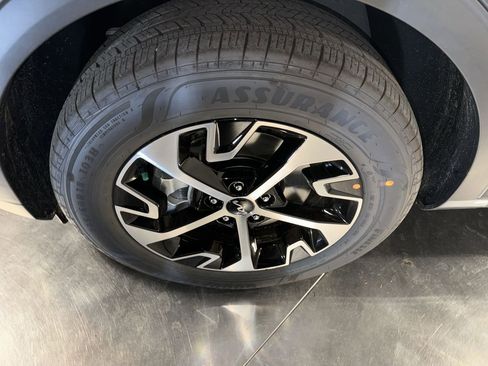 Certified 2025 Kia Sportage EX image 10