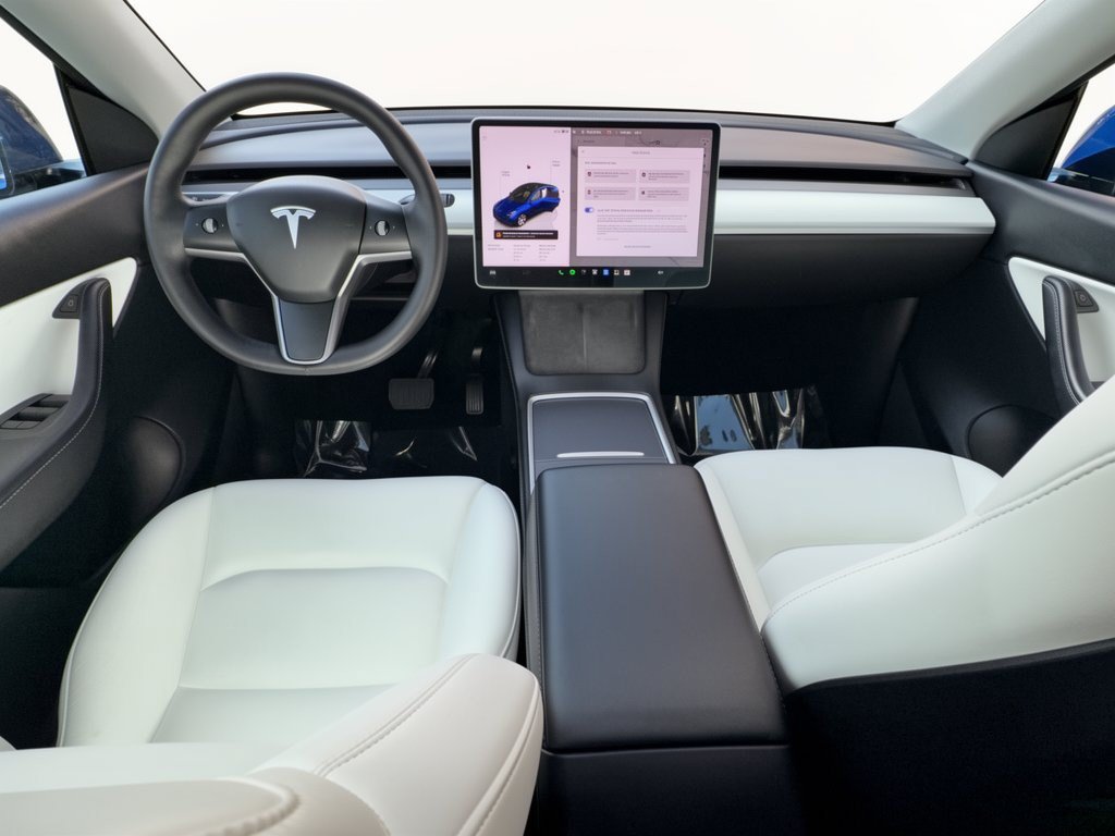 Used 2022 Tesla Model Y Long Range AWD/4WD image 17