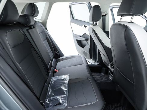 New 2026 Volkswagen Taos SE image 73