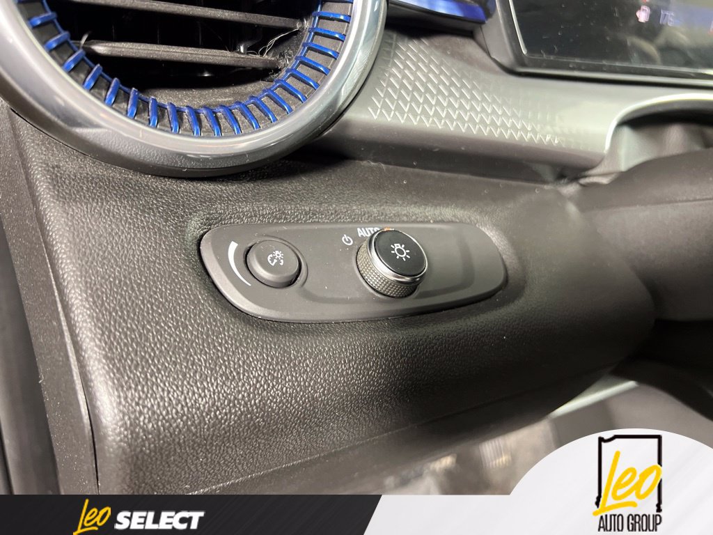 Used 2025 Chevrolet Trax LT w/ Driver Confidence Package FWD image 20