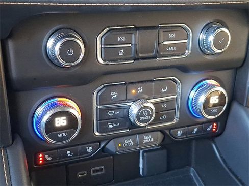 Used 2022 GMC Yukon AT4 image 15