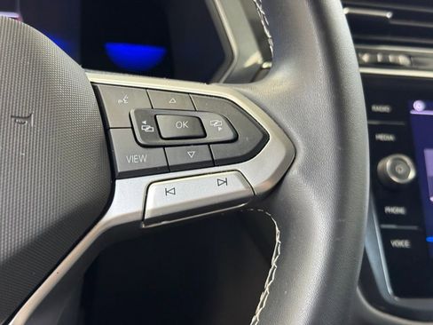 Used 2022 Volkswagen Tiguan SE image 35