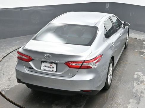 Used 2018 Toyota Camry LE image 23