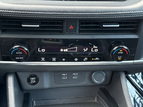 Certified 2025 Nissan Rogue SV AWD/4WD image 26