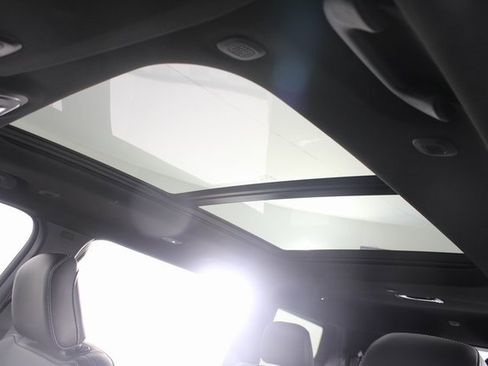 New 2025 Jeep Grand Cherokee L Limited w/ Trailer Tow Package image 9