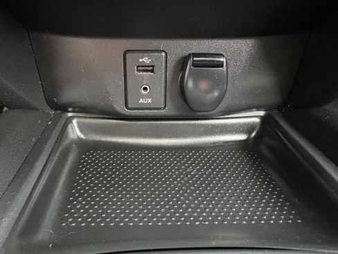 Used 2015 Nissan Rogue SV w/ SV Moonroof Package AWD/4WD image 35