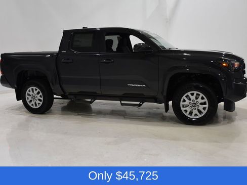 Used 2026 Toyota Tacoma SR5 image 3