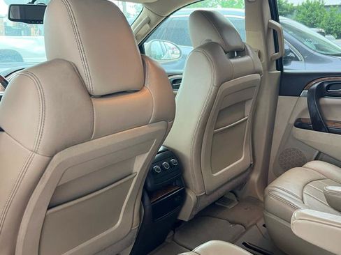 Used 2010 Buick Enclave CXL FWD image 5
