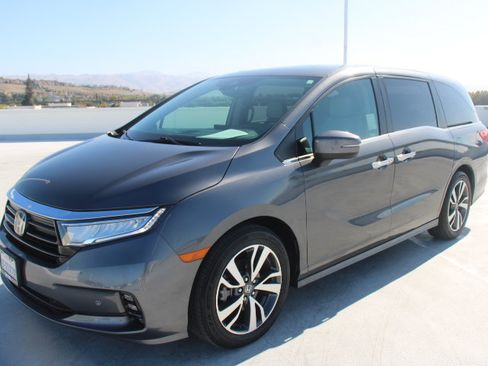 Used 2023 Honda Odyssey Touring image 6