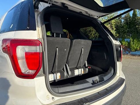 Used 2018 Ford Explorer XLT w/ XLT Appearance Package AWD/4WD image 15