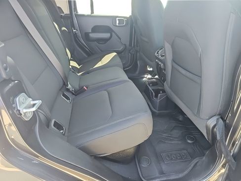 Used 2021 Jeep Gladiator Sport AWD/4WD image 16