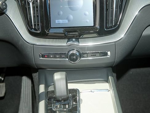 New 2025 Volvo XC60 B5 Plus w/ Protection Package Premier image 25