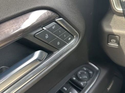 Used 2022 Chevrolet Silverado 1500 LTZ w/ LTZ Premium Package image 7