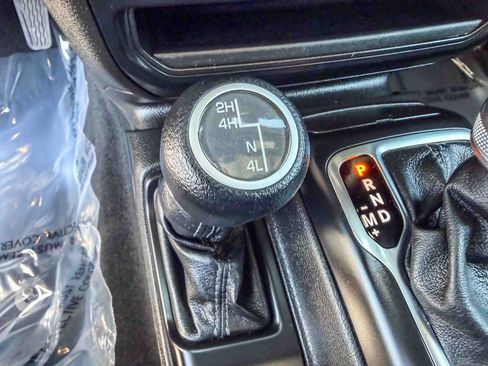 Used 2024 Jeep Wrangler Unlimited Sport AWD/4WD image 20