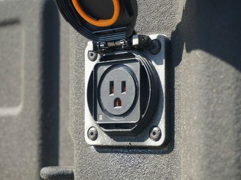 New 2025 GMC Sierra 1500 SLT w/ SLT Premium Plus Package image 10