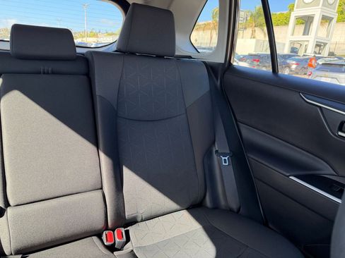 Used 2025 Toyota RAV4 XLE image 37