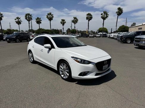 Used 2017 MAZDA MAZDA3 Grand Touring FWD image 2