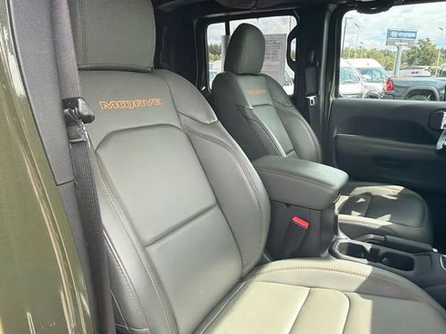 Used 2024 Jeep Gladiator Mojave AWD/4WD image 10