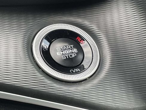 Certified 2025 Jeep Grand Cherokee Altitude AWD/4WD image 30