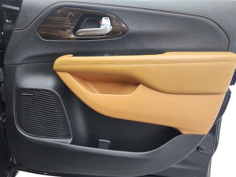 Used 2022 Chrysler Pacifica Pinnacle image 33