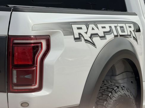 Used 2018 Ford F150 Raptor w/ Equipment Group 802A Luxury image 11
